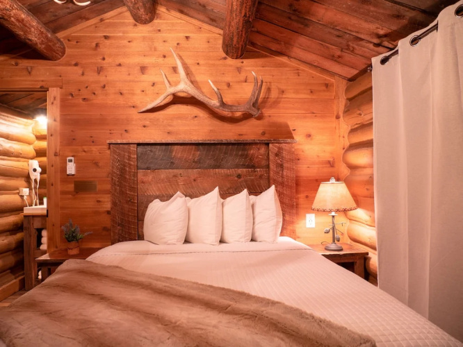 Elkhorn Cabins And Inn