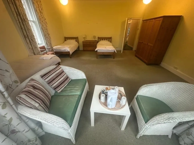 Standard Triple room