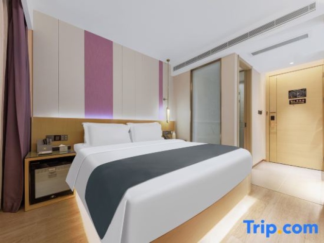Standard Double room with city view