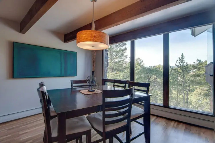 Chic Boulder Mountain Home w/ Hot Tub + Views