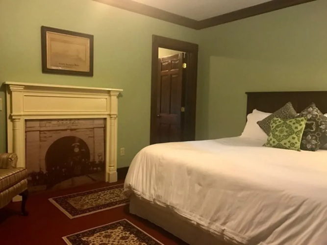 Trainmasters Inn