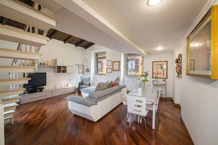 Large and Elegant 3 bed Flat in Central Location!
