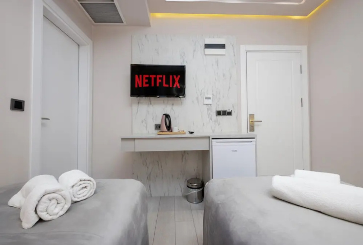Lavender Airport Hotel