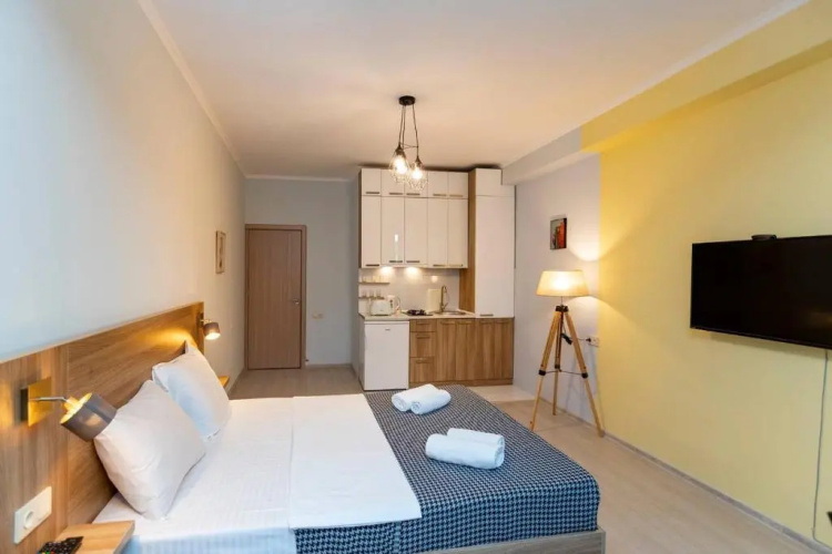 2 studio apartments w balcony in old Tbilisi