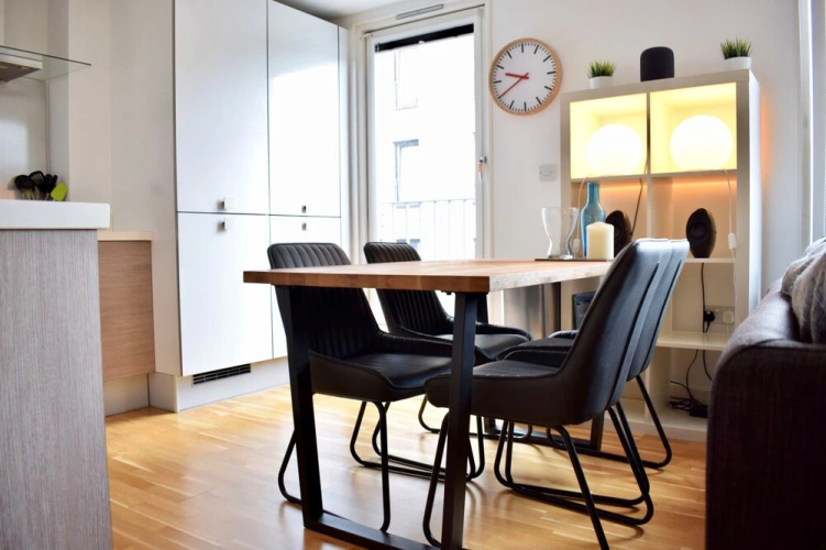 1 Bedroom Modern Flat in Central Edinburgh