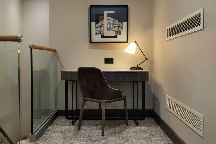 DoubleTree by Hilton Hotel London - Victoria photo 18
