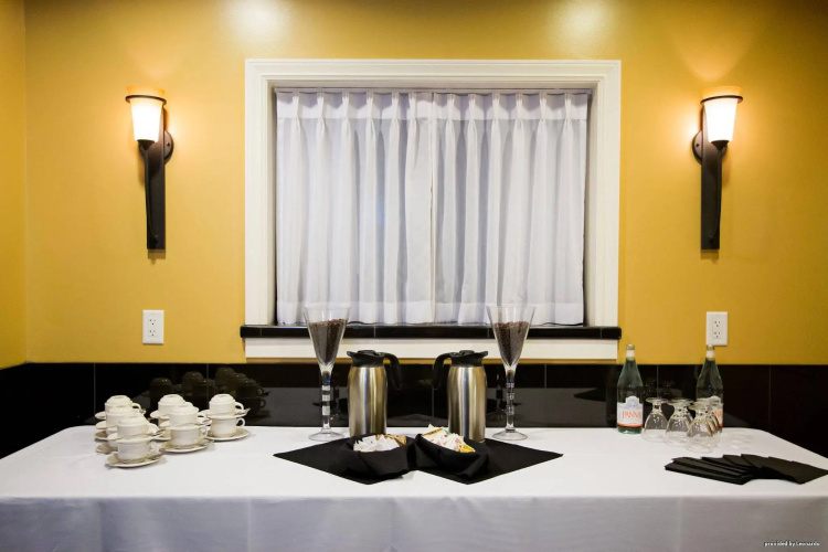 Best Western Plus Columbia River Hotel photo 34