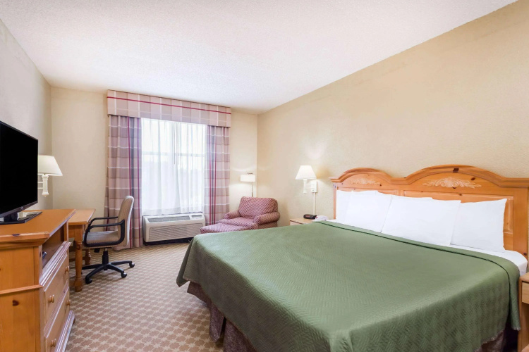Wingate by Wyndham Savannah Gateway