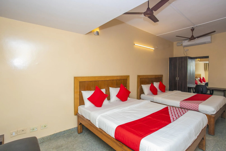 OYO 12965 Archana Comforts