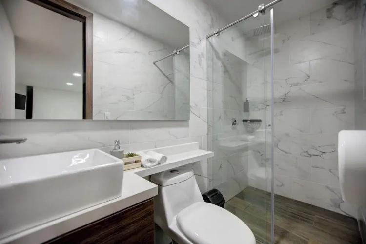 XLiving Host & Rooms