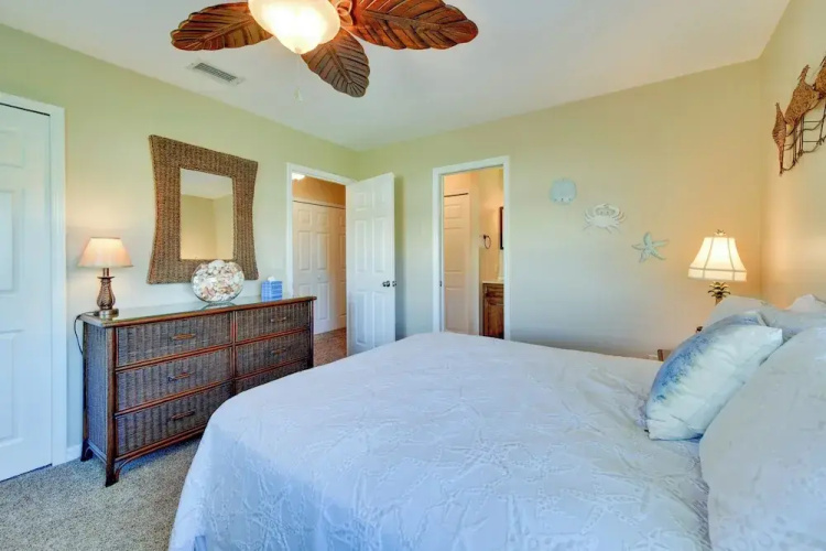 Grill, Lanai & Pool Access: Charming Sebring Villa