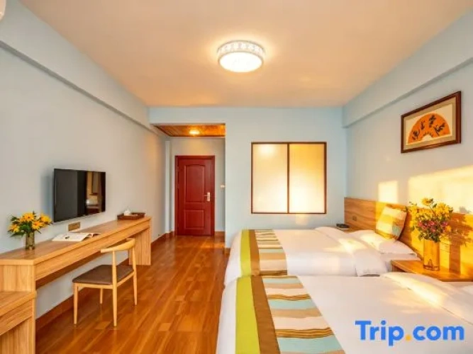 Standard Twin room with balcony