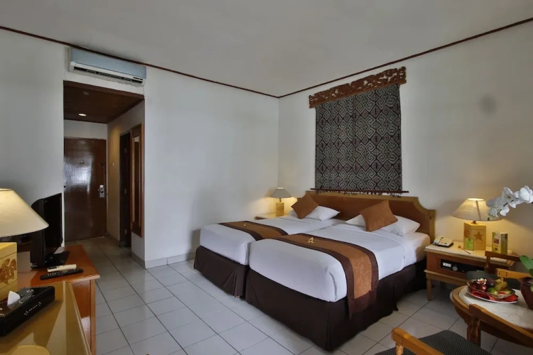 Superior Twin room with balcony and with garden view