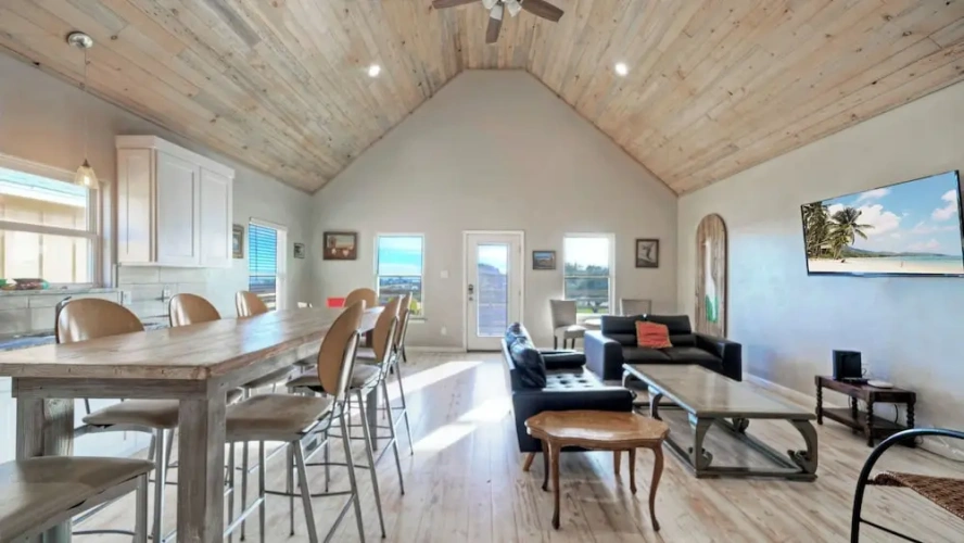 1 Bedroom Cottage with balcony