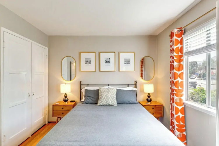 3 Mi to Universal Studios: Chic Home w/ Yard!