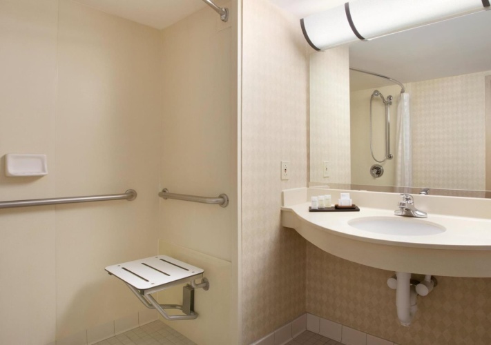 Embassy Suites by Hilton Newark Wilmington South photo 11