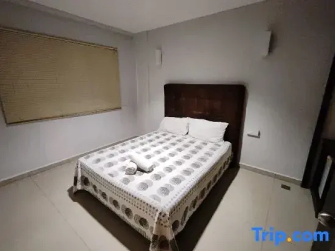 Sextuple Apartment