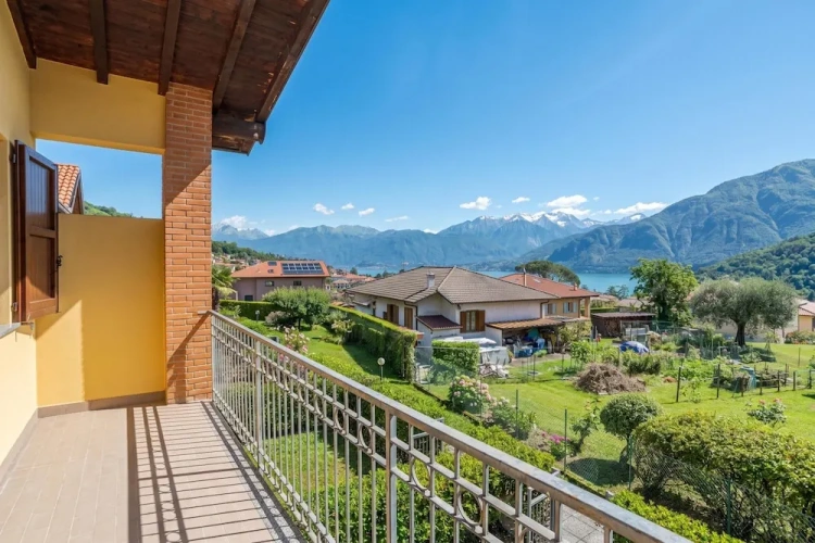 Family Cottage with balcony