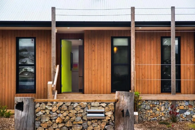 4 Bedrooms Cottage