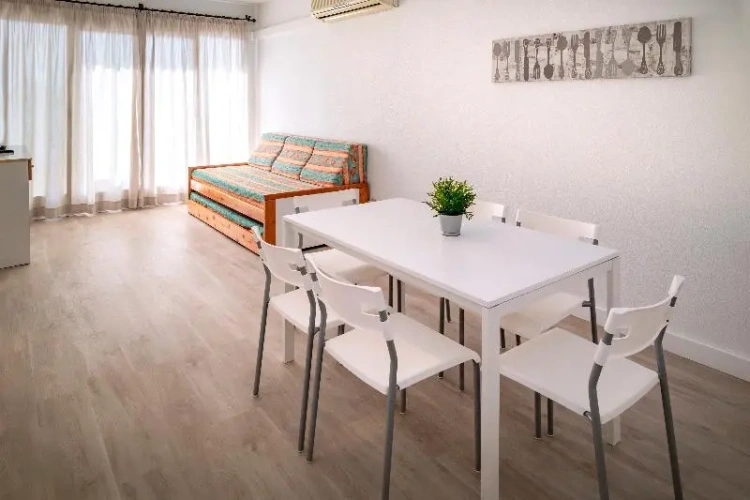 1 Bedroom Quadruple Apartment with balcony