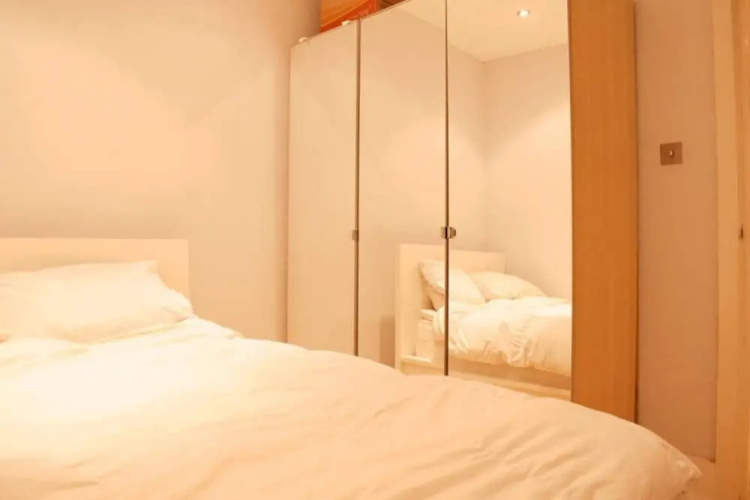 Cosy 1 Bed Basement Flat in Shepherds Bush
