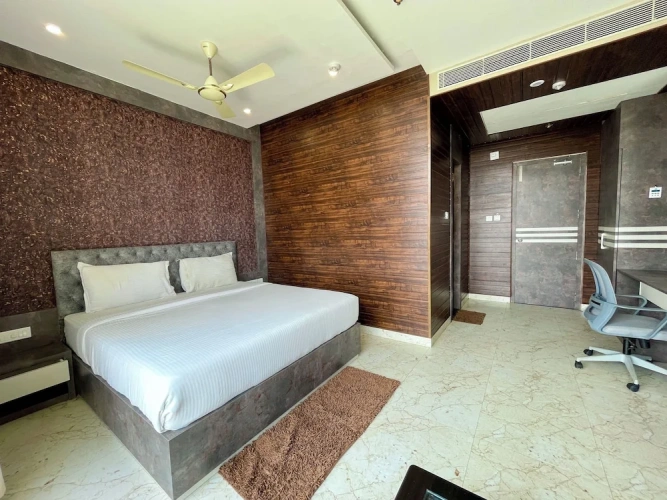 Deluxe Double room with balcony and with sea view