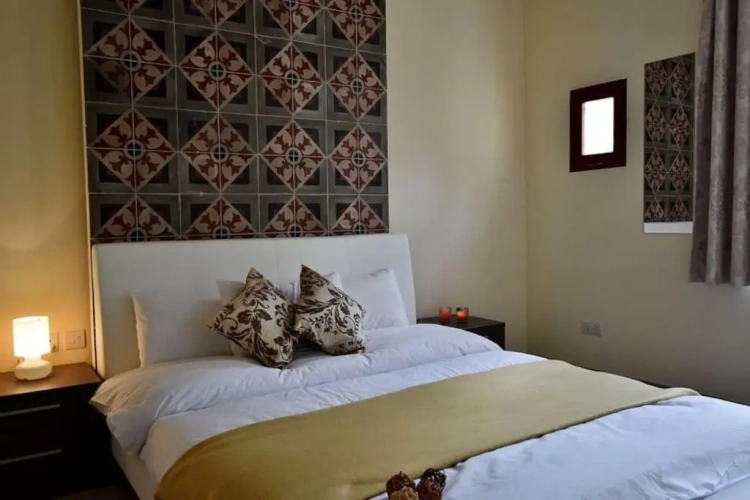 2 Bedrooms Apartment