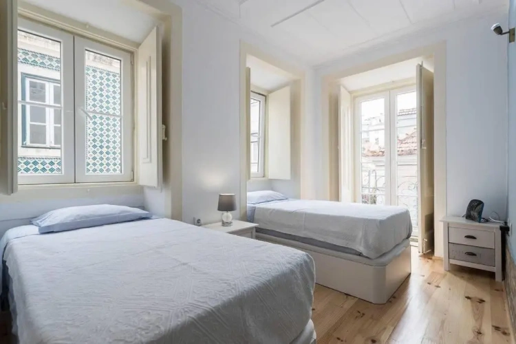 2 Bedrooms Apartment