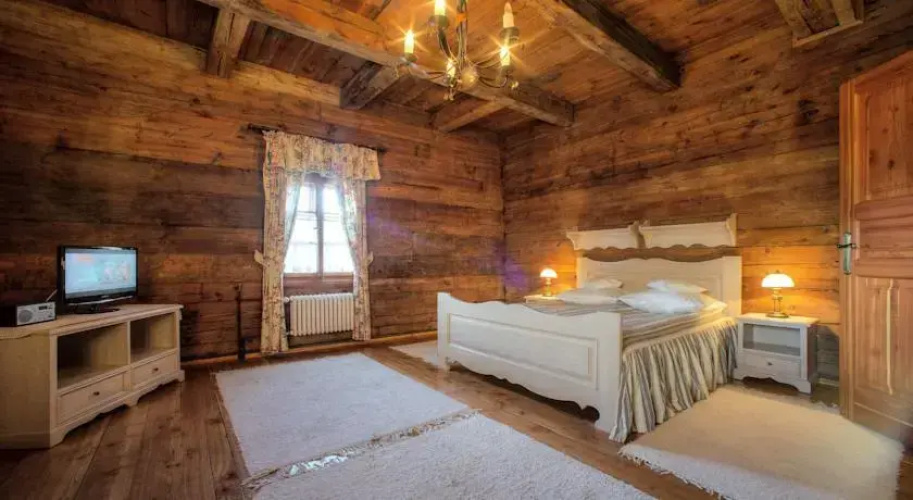Zajazd-Camping-Skansen Pastewnik