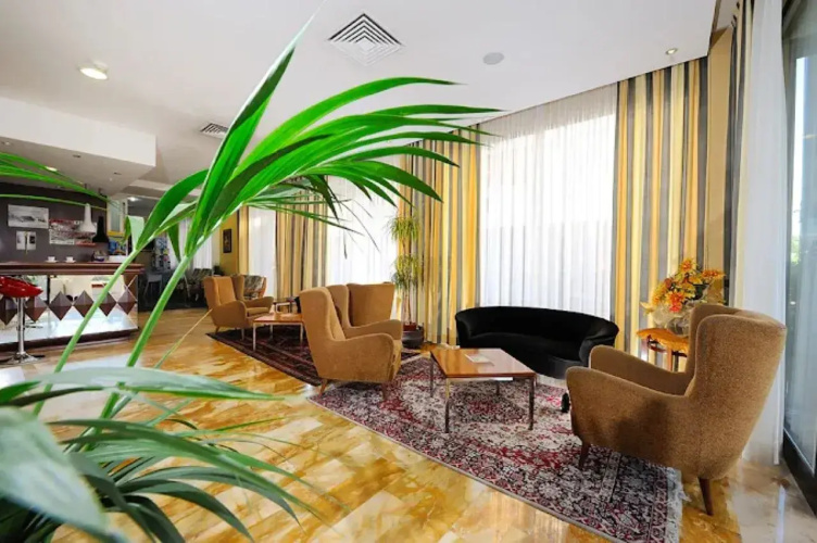 Hotel Sirius