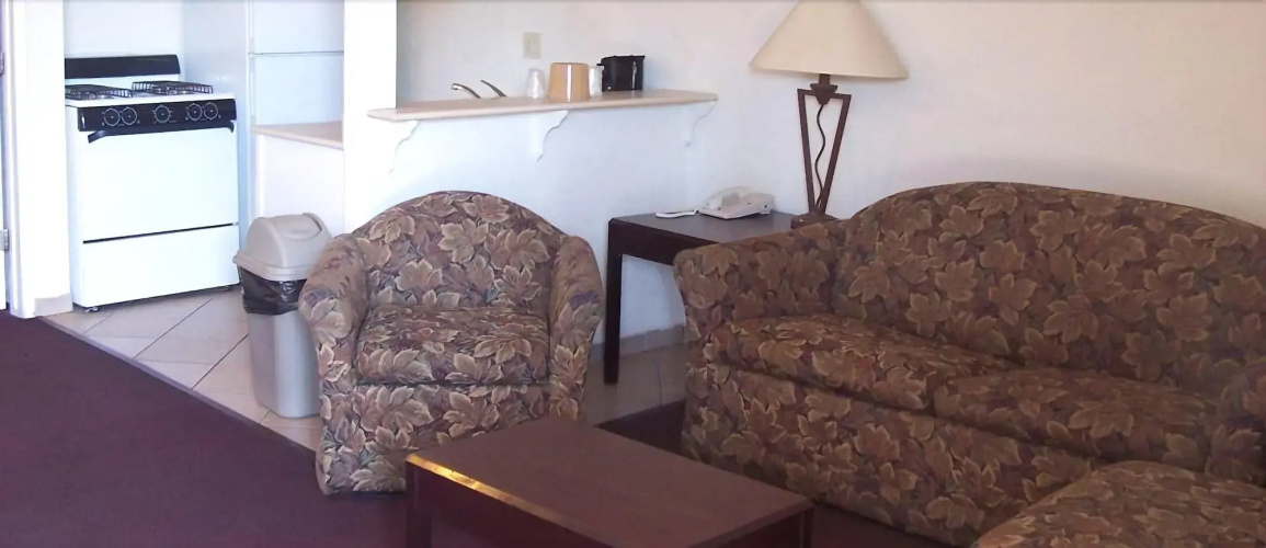 American Inn & Suites