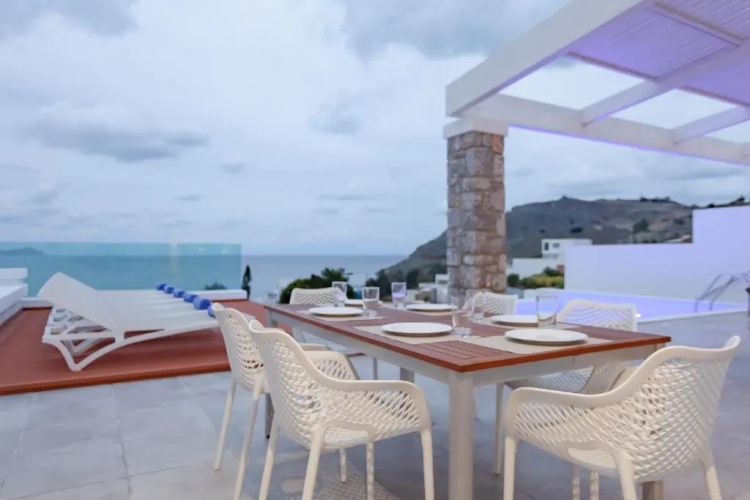 Luxury Sunrise White Villa
