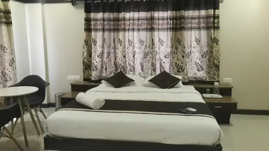 Green Valley Suites