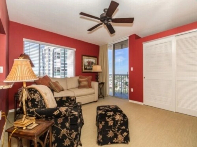 Seagate C 1004 - 2 Br Condo