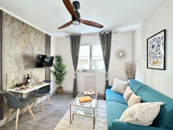 1601B - Studio near Champs Elysées