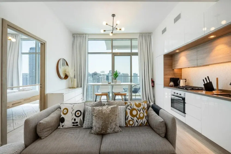 Chic 2BR w Dubai Marina Views