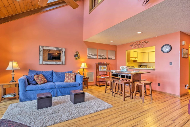 Pet-friendly Beech Mountain Condo: Walk to Slopes