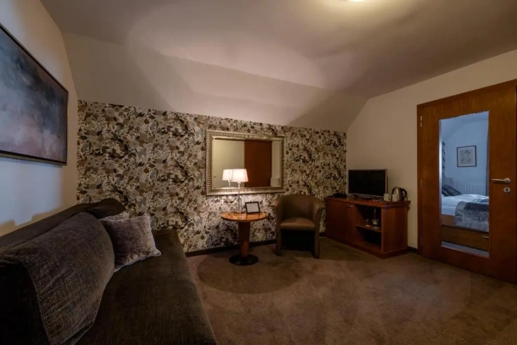 2 Bedrooms Suite with balcony