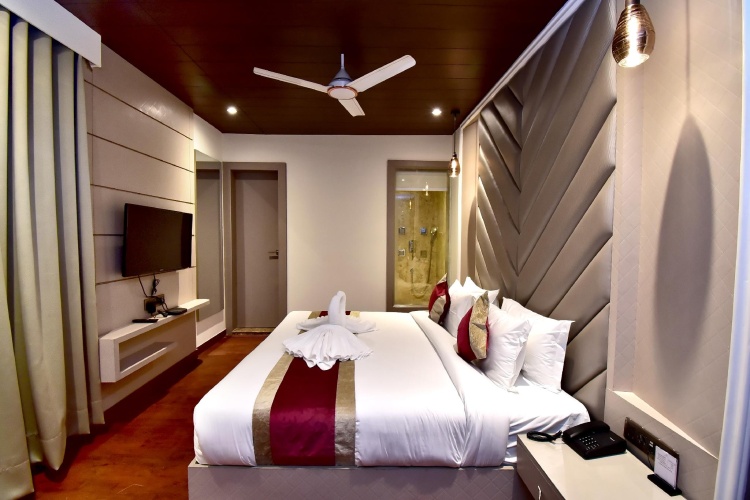 Premium Double room with city view