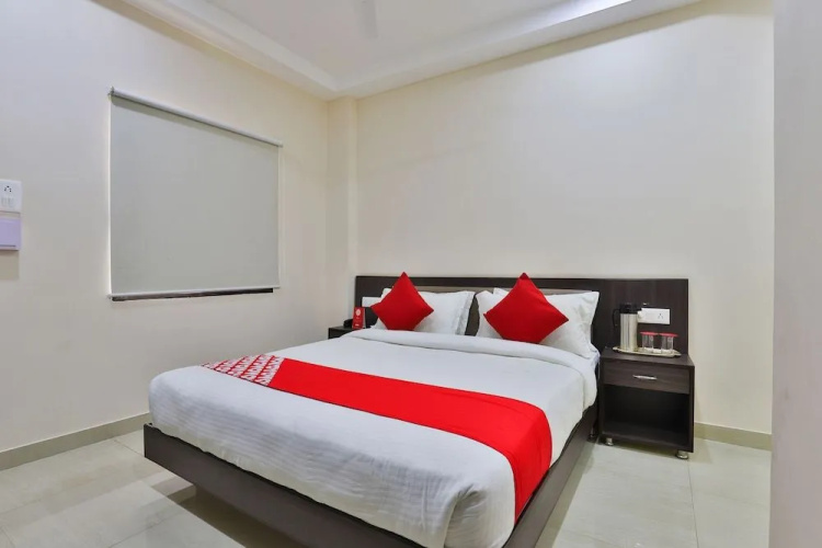 OYO 22551 Hotel Ssv
