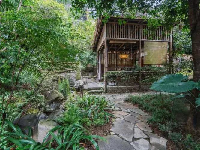 Jiankuan Mountain House Hostel