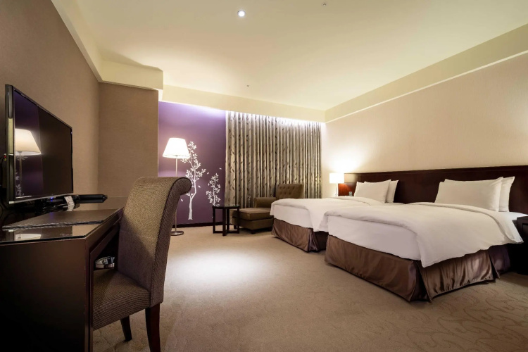 CHECK Inn Taichung LaiLai