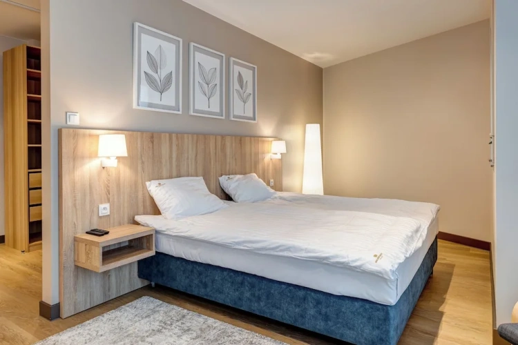 Suite with balcony and with courtyard view