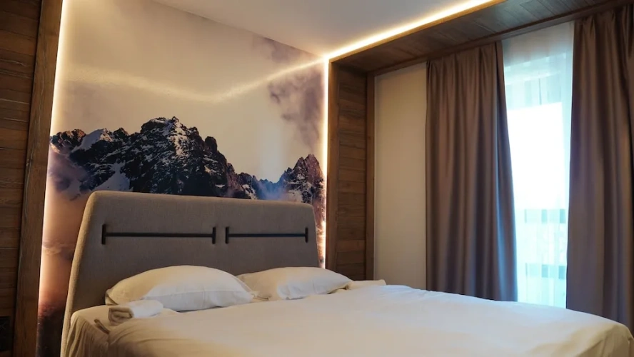 Standard Penthouse room with mountain view