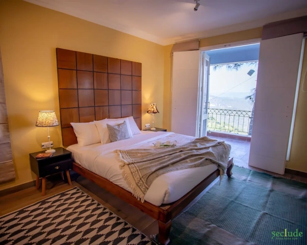 Standard room with balcony