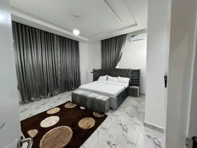 Zorah's Apartment