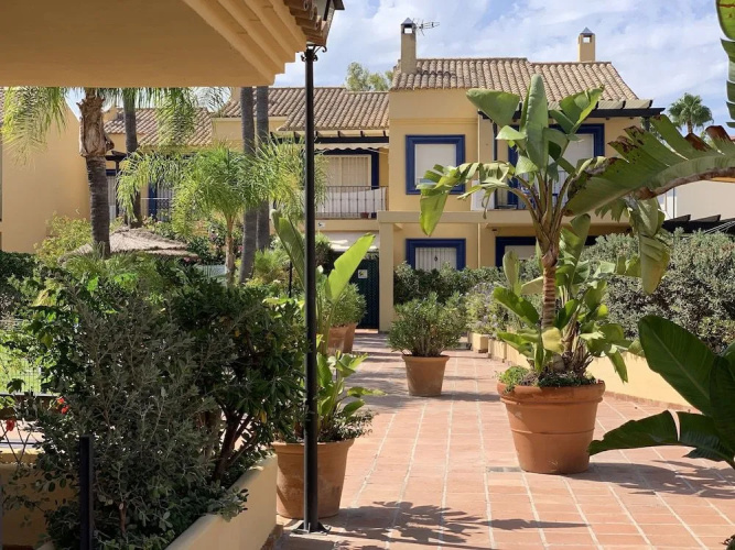 TGS & RUMEX Suites Banus