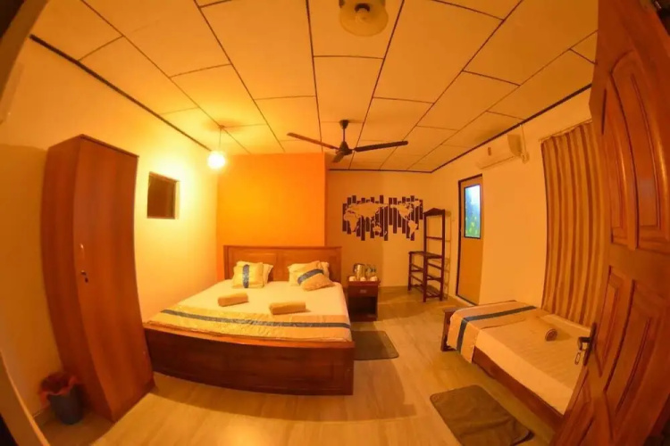 Royal Waves Negombo