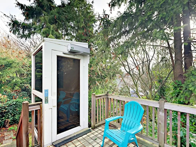 3BR Mountain View House in Seattle by RedAwning