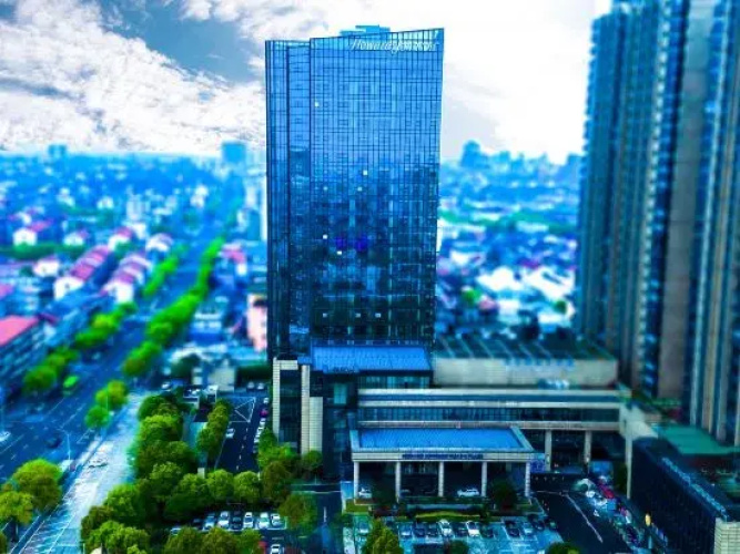 Howard Johnson Huadu Plaza